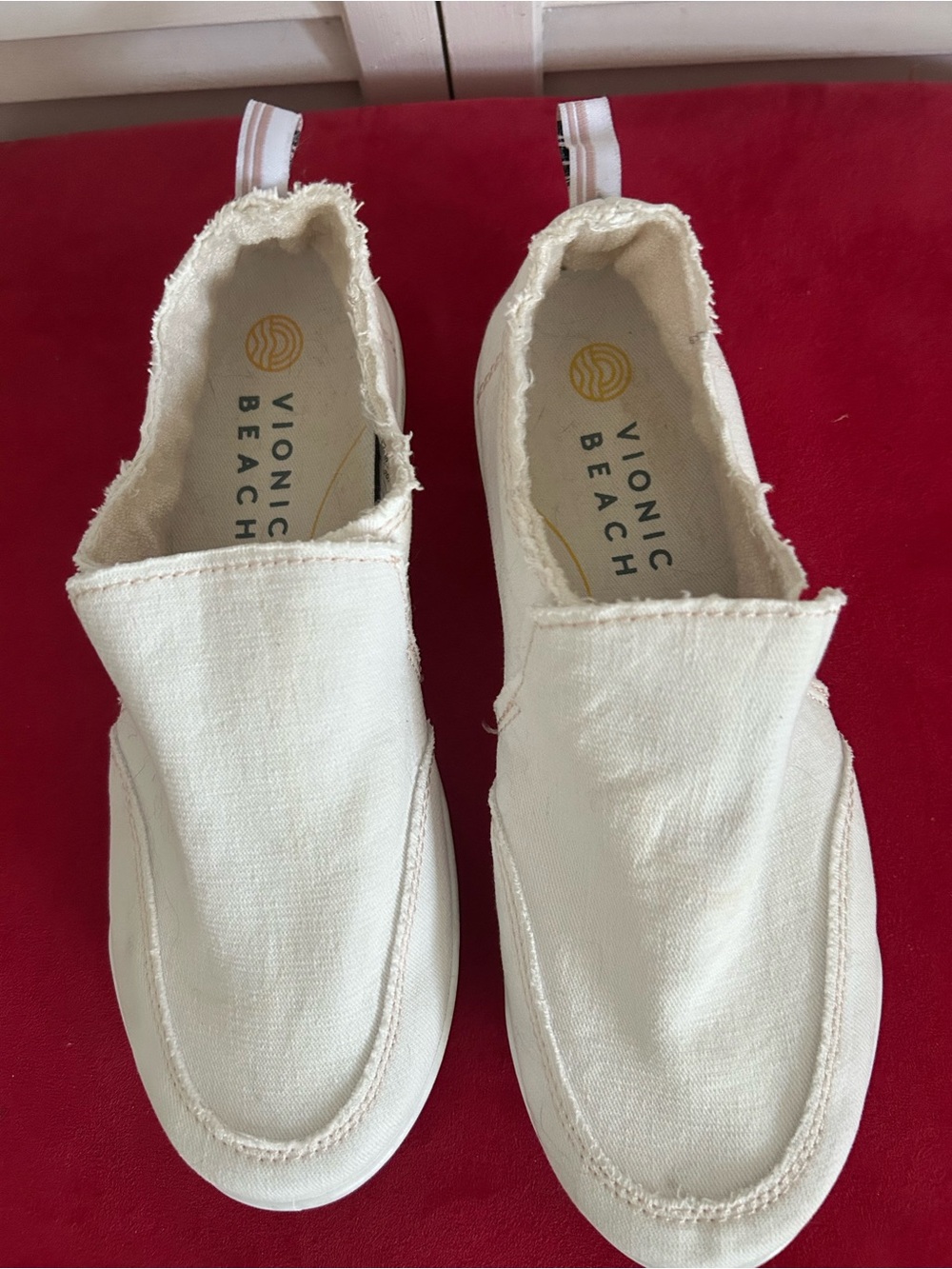 Vionic Beach Women's Canvas Slip-On Mules in Cream